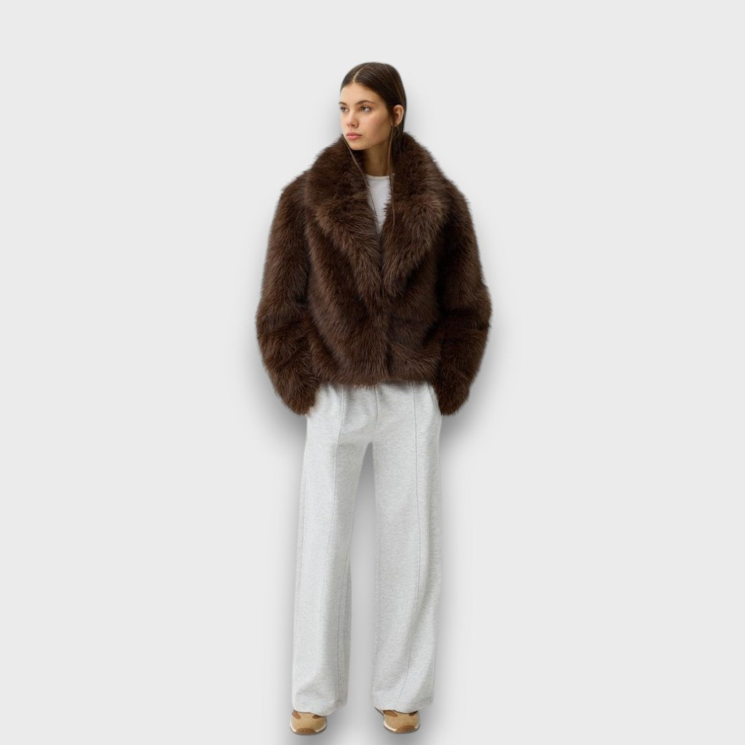Illia – Pelliccia sintetica corta con colletto oversize