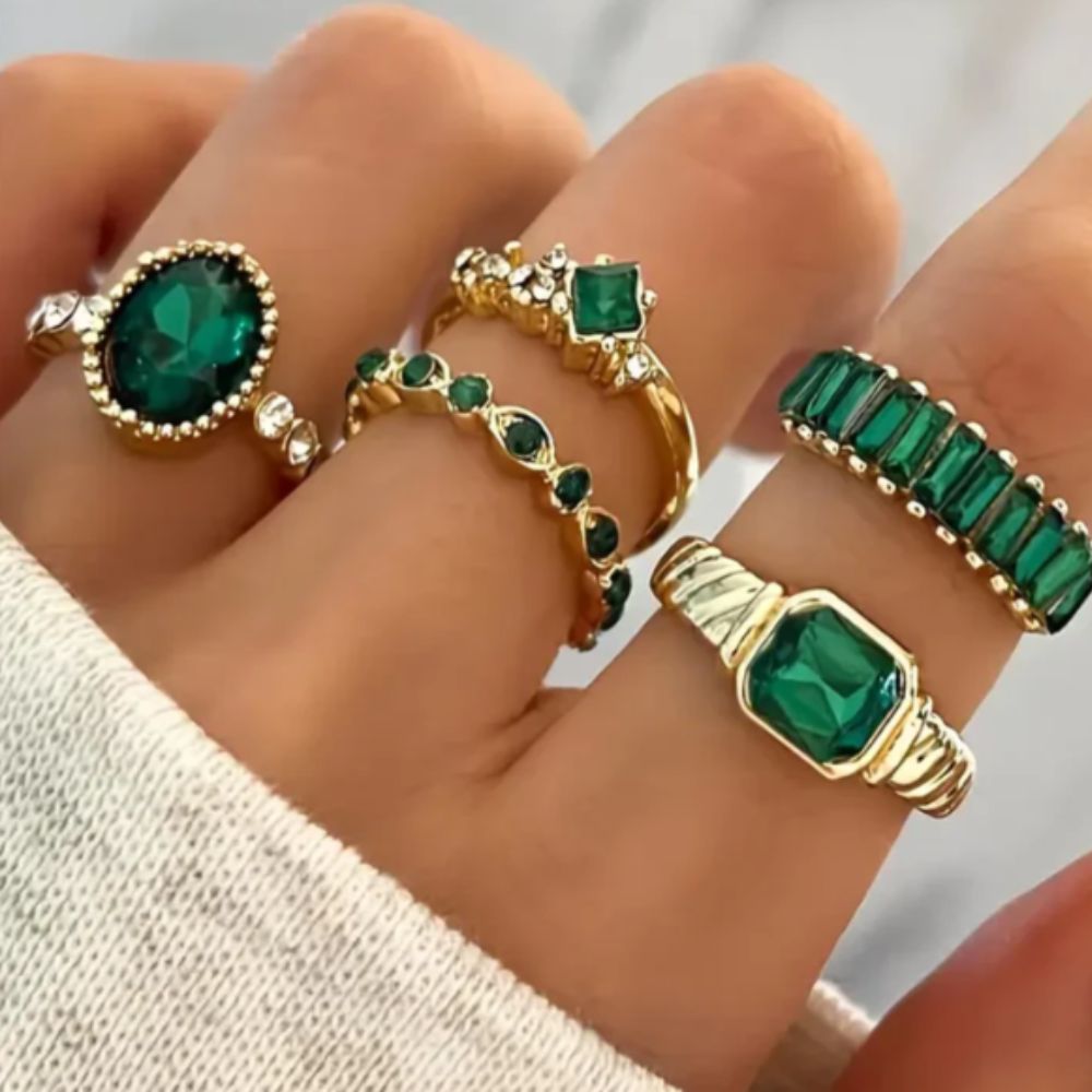 Set di Anelli Dorati Zarina con Smeraldi